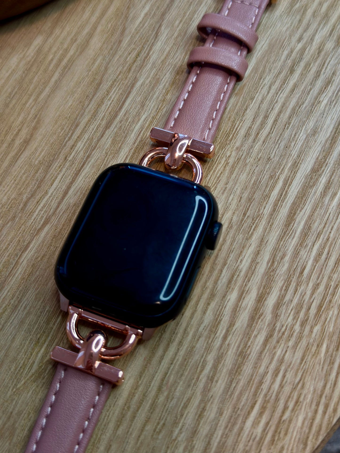 Nahkaranneke yksityiskohdilla Apple Watch - Ruusujauhe - 38|40|41mm 42|44|45|49mm Ranneke