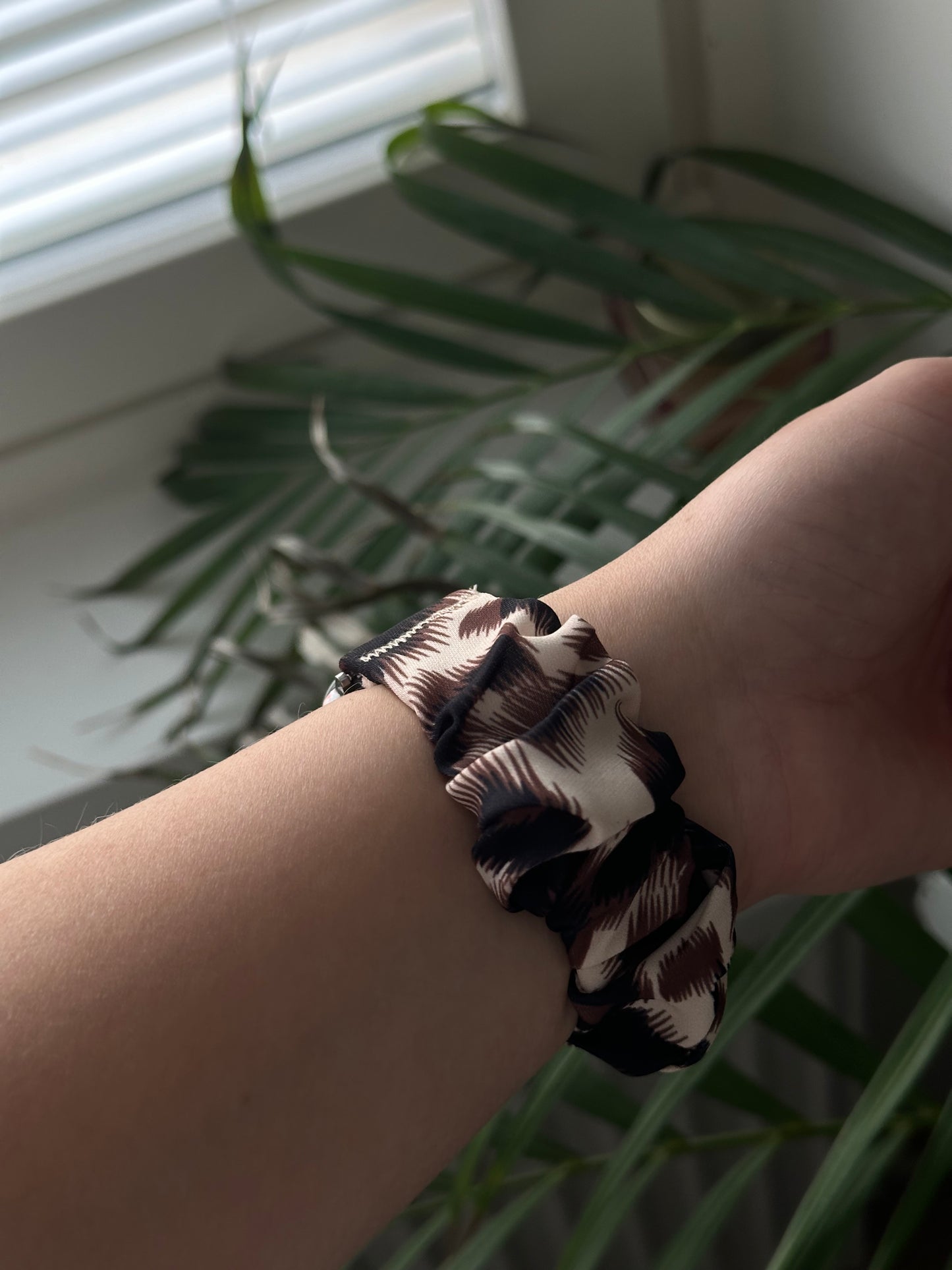 Scrunchie ranneke kaksi värinen - Apple Watch - ruskea musta - 38|40|41mm 42|44|45|49mm Ranneke